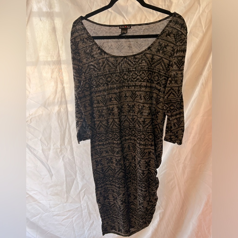 Woman’s Love ♥️ Ari gray and black patterned dress 2x